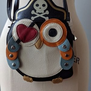 Super cute, excellent condition purse shaped like